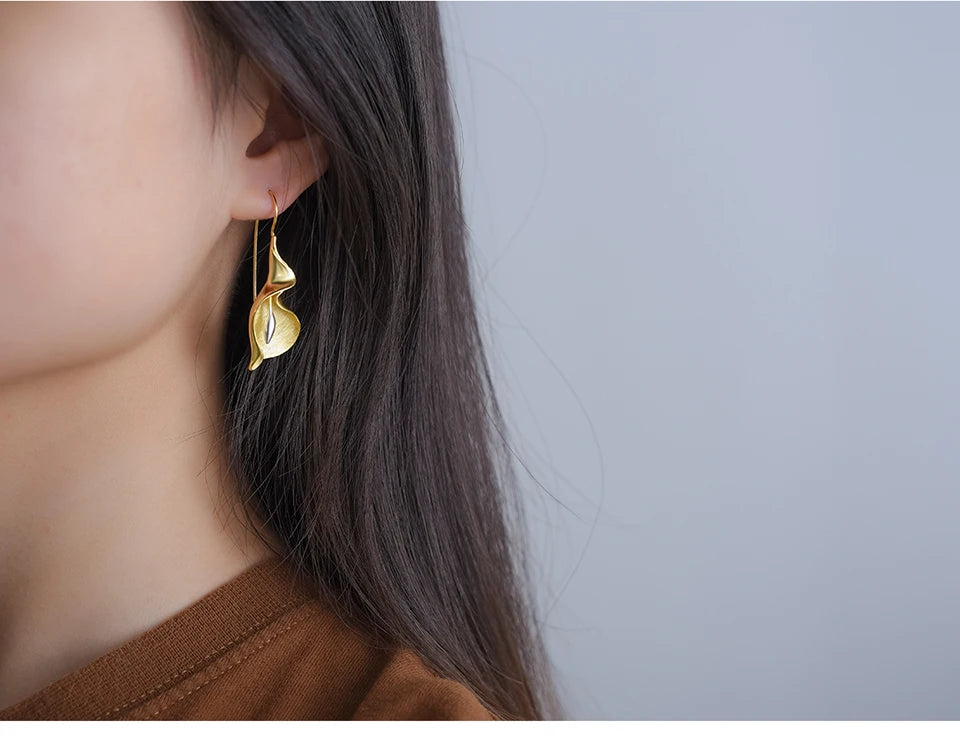 Calla Lily Flower Dangle Earrings