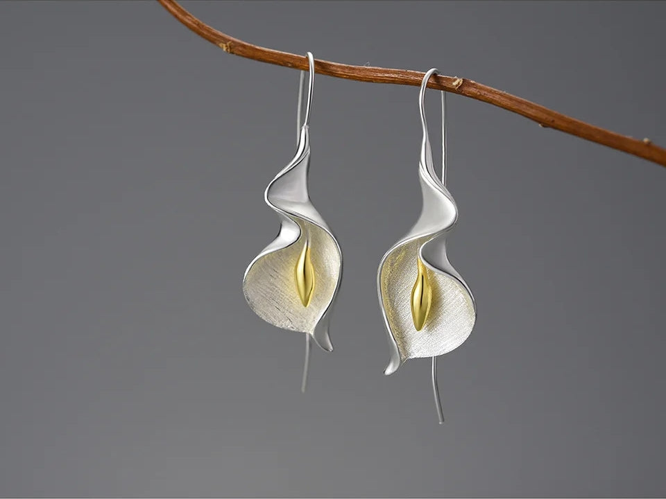 Calla Lily Flower Dangle Earrings